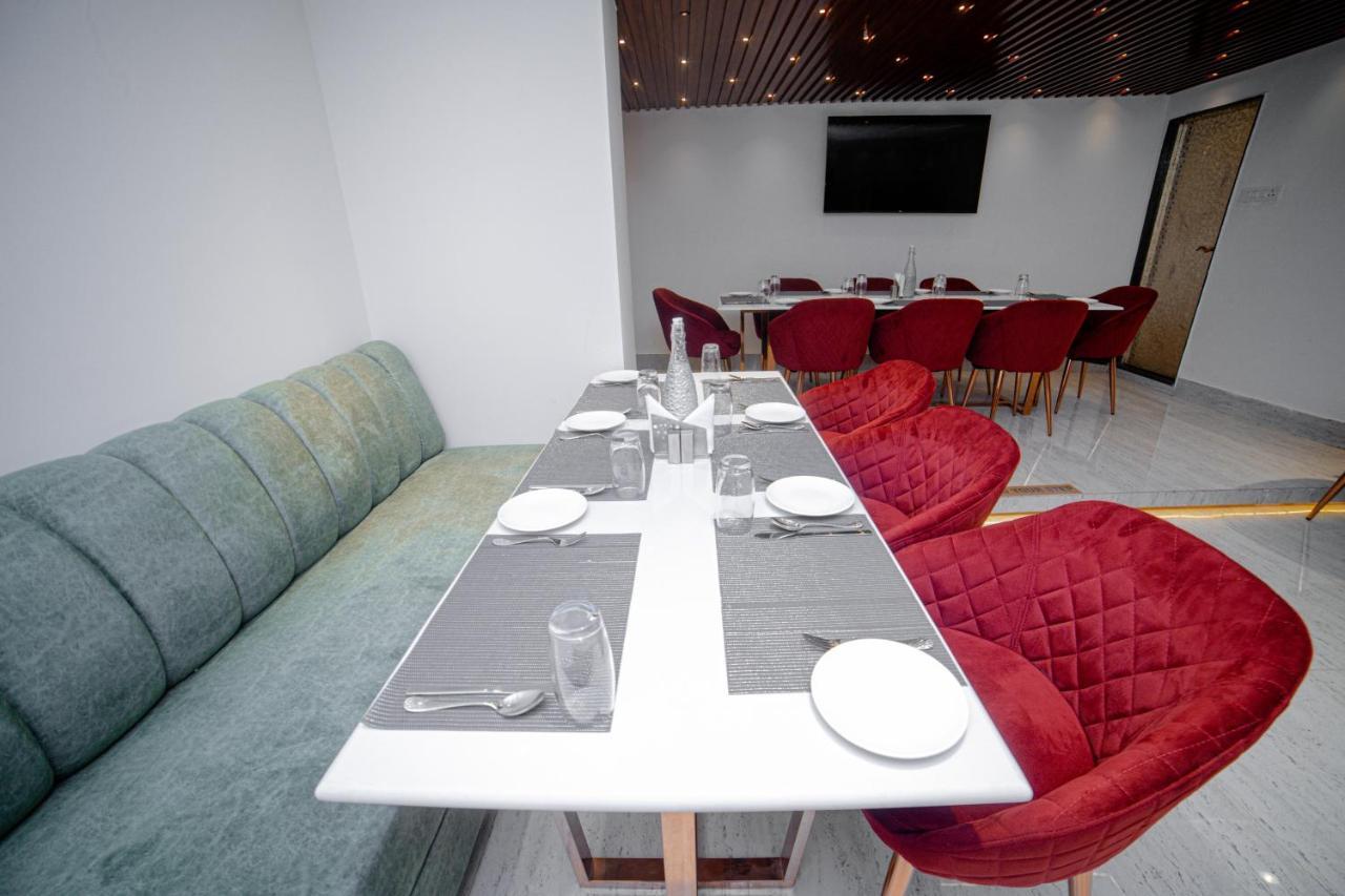 Pearl Courtyard Hotel Varanasi Ngoại thất bức ảnh