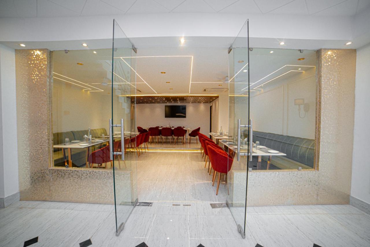 Pearl Courtyard Hotel Varanasi Ngoại thất bức ảnh