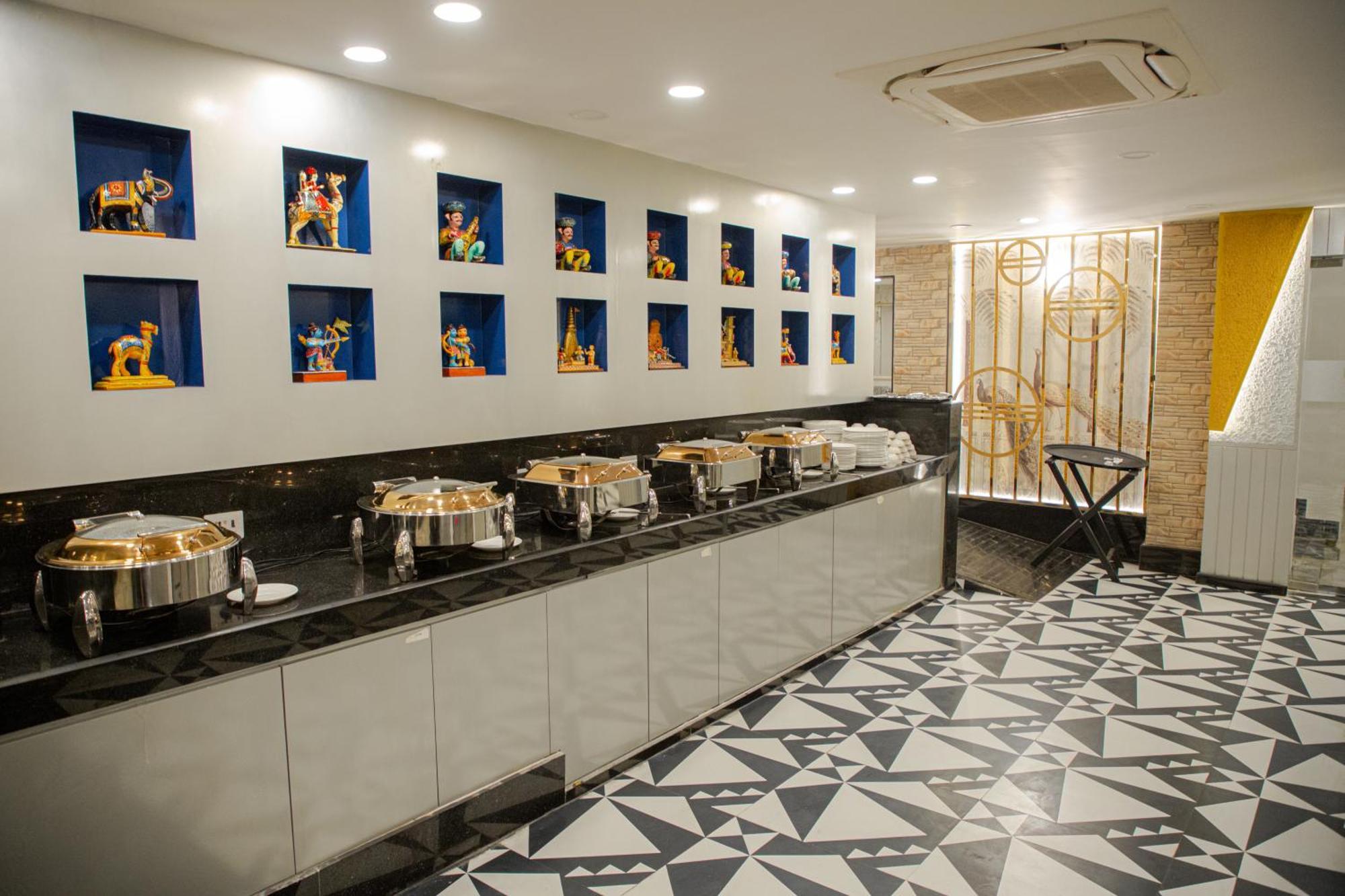 Pearl Courtyard Hotel Varanasi Ngoại thất bức ảnh