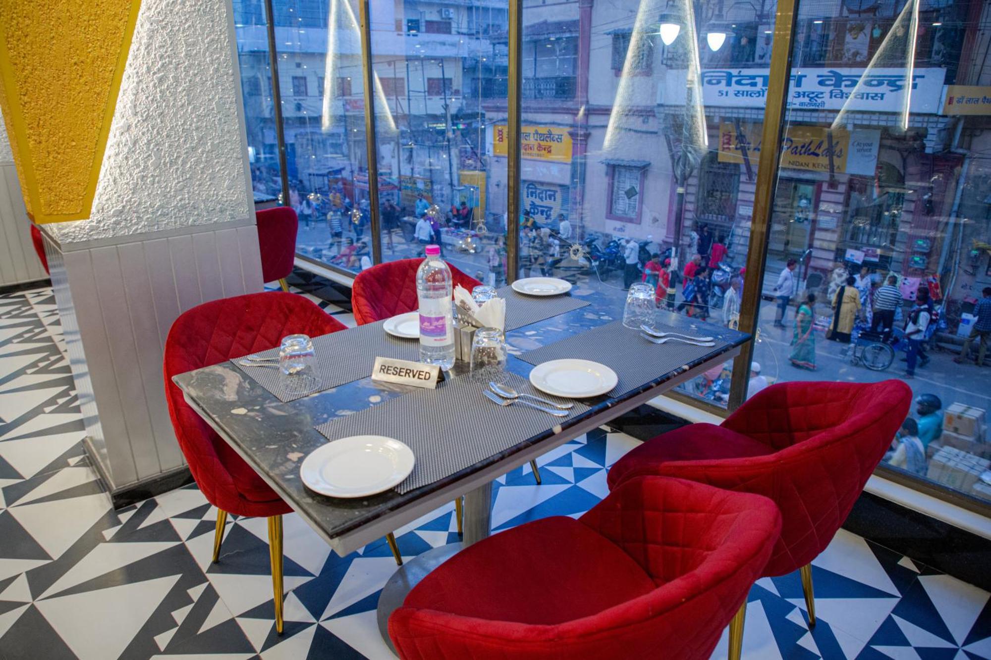 Pearl Courtyard Hotel Varanasi Ngoại thất bức ảnh