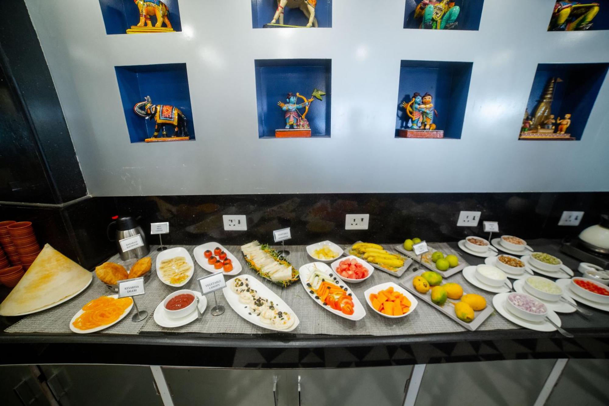 Pearl Courtyard Hotel Varanasi Ngoại thất bức ảnh