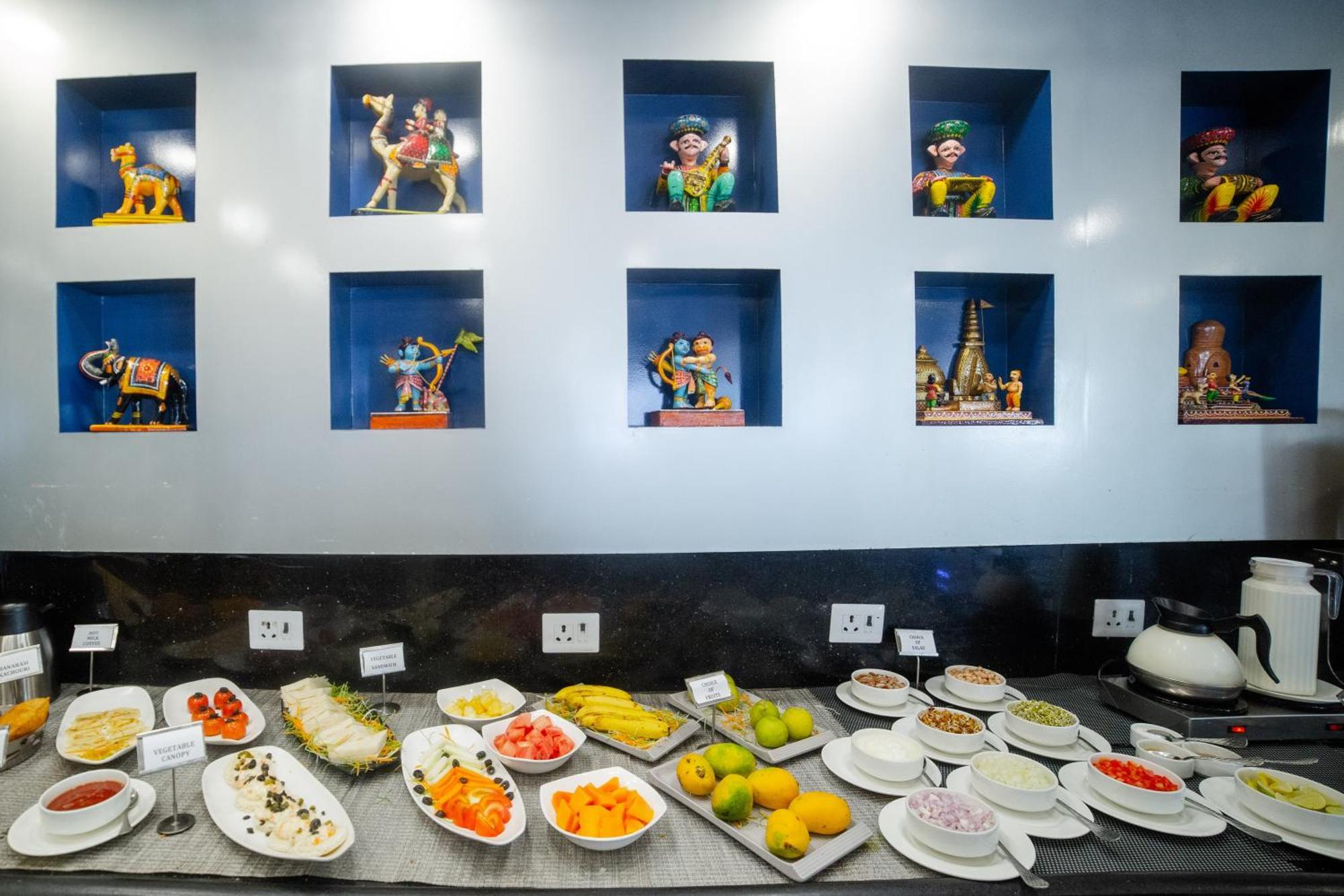 Pearl Courtyard Hotel Varanasi Ngoại thất bức ảnh