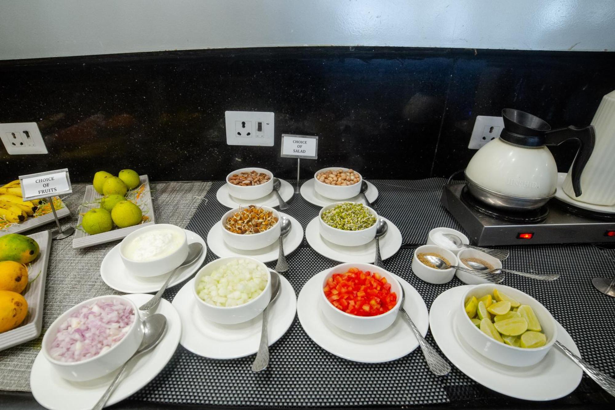 Pearl Courtyard Hotel Varanasi Ngoại thất bức ảnh